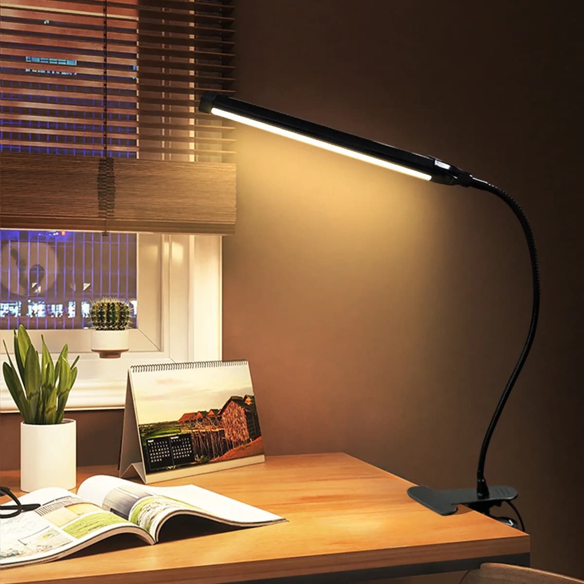 USB-s LED csipeszes asztali lámpa olvasáshoz és tanuláshoz