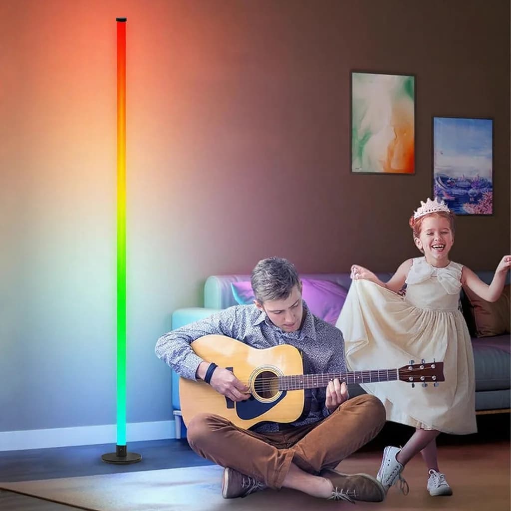 RGB LED állólámpa alkalmazásvezérléssel nappaliba