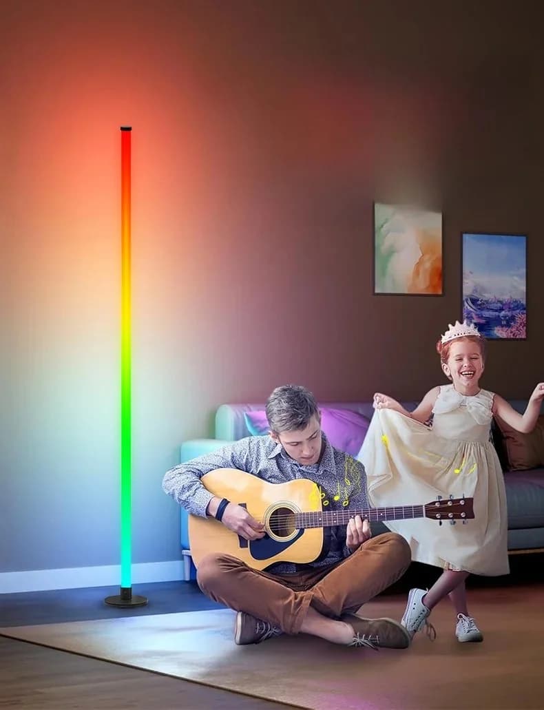 RGB LED állólámpa alkalmazásvezérléssel nappaliba